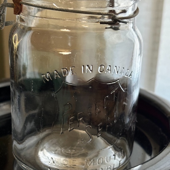 Single Quart Mason Jars with Aged Wire Sealer Tops Vintage Variety - 1930s/40s - Picture 2 of 3
